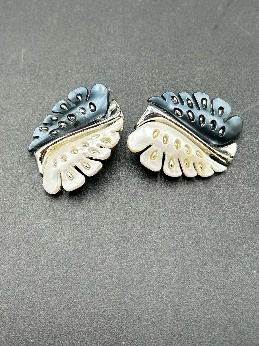 Elegant Two-Tone Leaf Stud Earrings -grey black and white